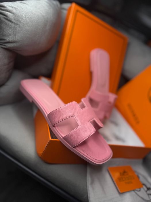 Рожеві шльопанці hermes oran шкіряні класичні капці шльопки