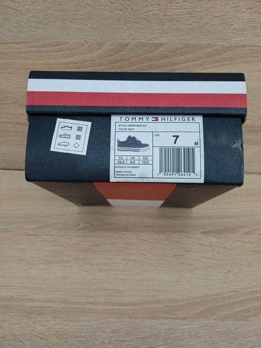 Кроссовки,кеды на мальчика TOMMY HILFIGER р.23,5,25