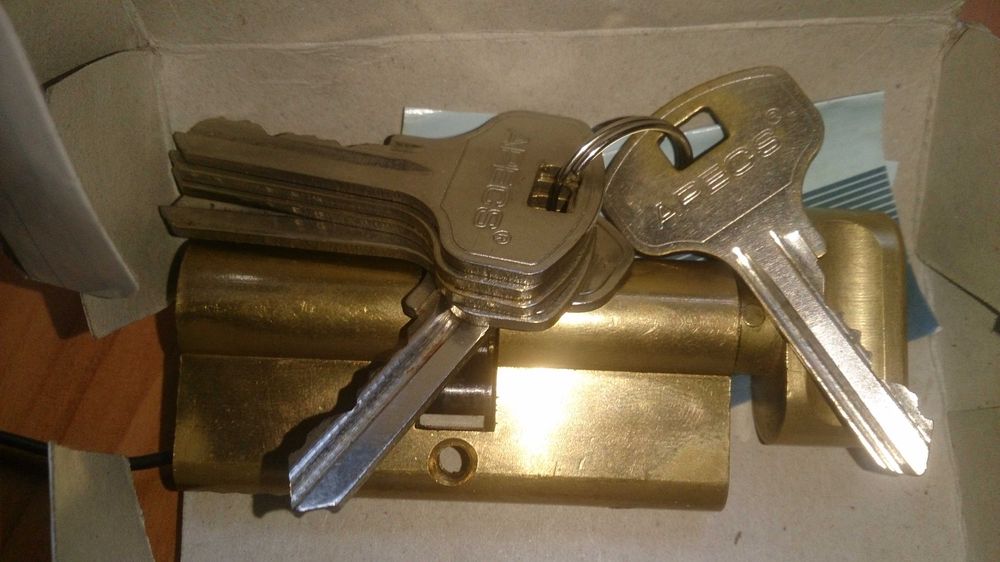 Замок врізний до дверей