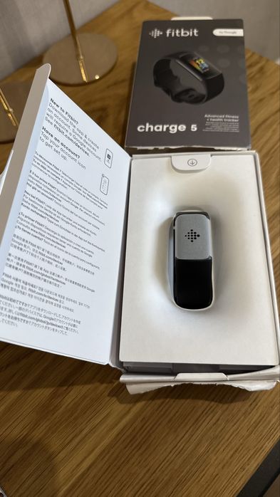 Фітнес браслет fitbit charge 5