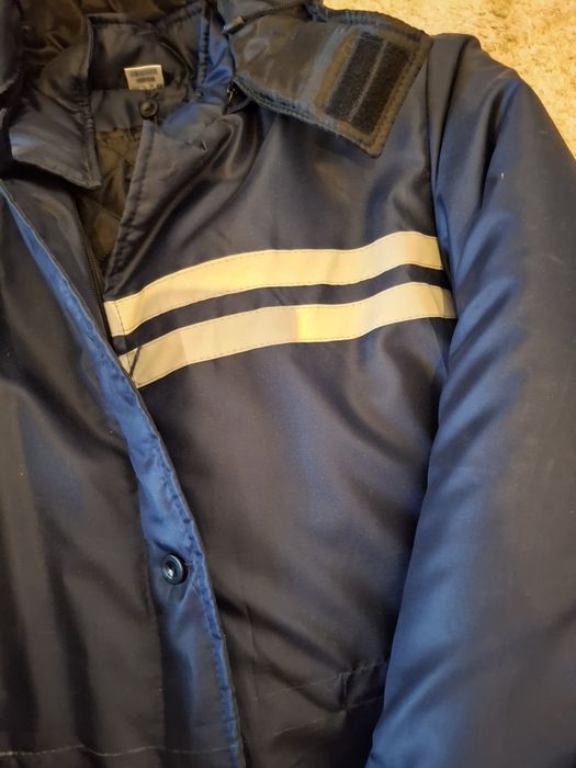 Куртка утеплена робоча з капюшоном, бушлат.

В наявності