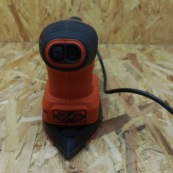 Szlifierka oscylacyjna Black decker bew200