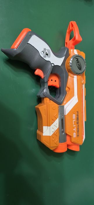 Pistolet nerf firestrike