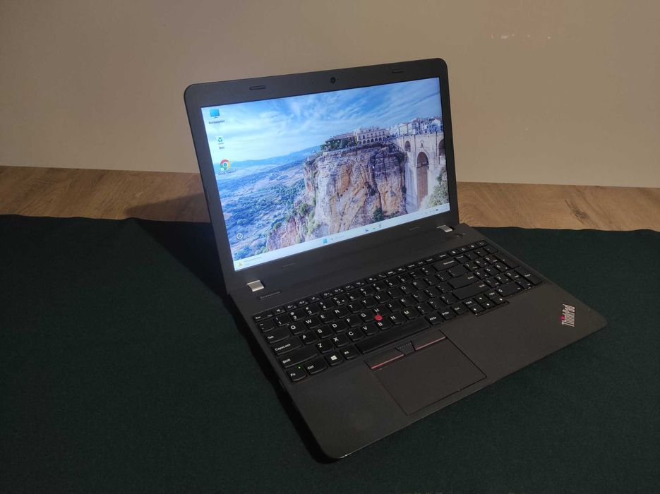 Szybki laptop do pracy / internetu / rozrywki. 15,6" SSD