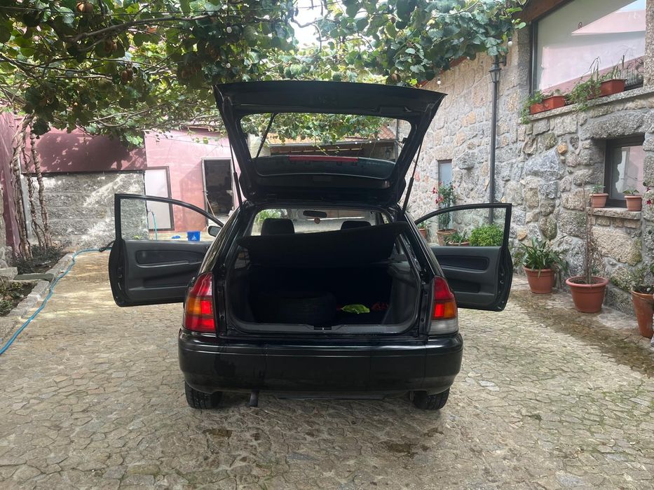 Mazda 323 2.0d comercial