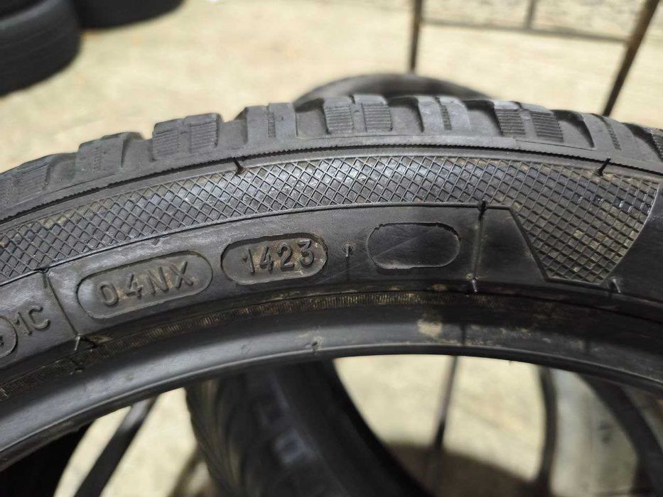 Шини резина зима 245/40 R19 Kleber Quadraxer