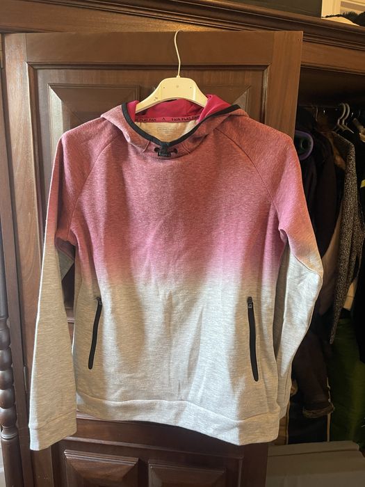 Camisola com capuz tamanho 16/S