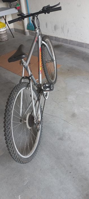 Vendo bicicleta com pouco uso