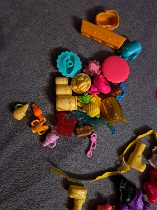 Lalki enchaltimans 22szt +puzzle enchaltimans