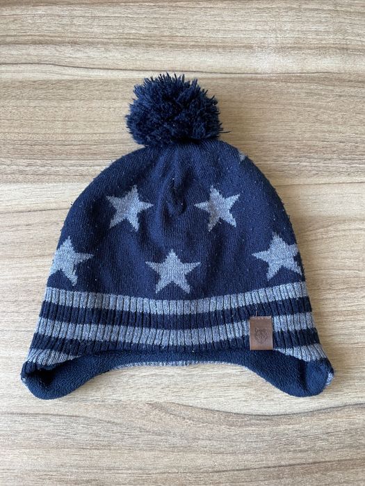Zimowa czapka chłopięca H&M, granatowa w gwiazdki
