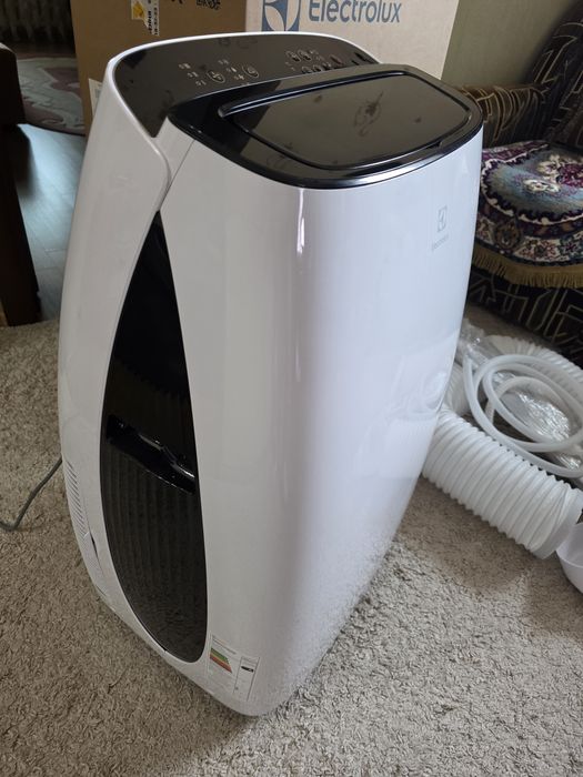 Продам кондиционер Electrolux EACM-10 HR/N3