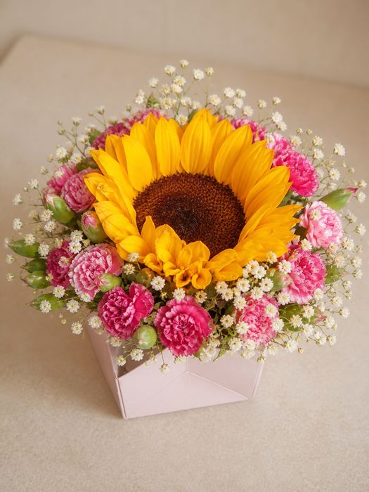 Dzień Matki  Bukiety i flower boxy Płock