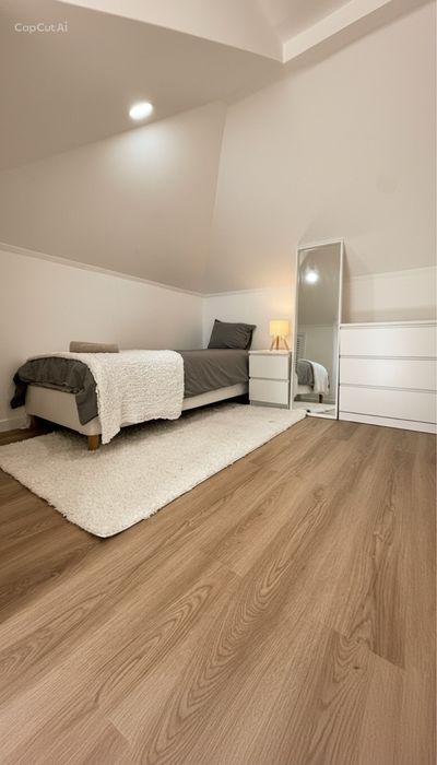 Quartos em Queluz totalmente remodelados (rapariga single)