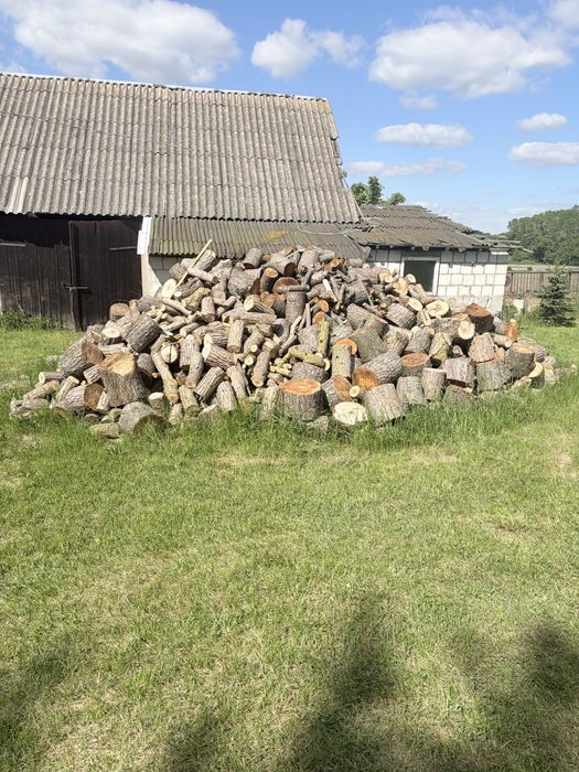 Drewno i podloga drewniana z rozbiórki
