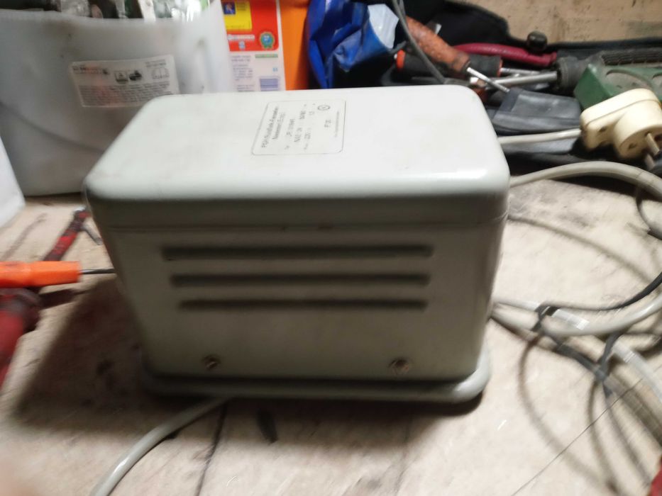 Transformatory z 220v na 24v  stan bardz dobry w obudowie