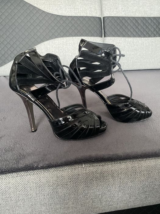 Buty na obcasie czarne