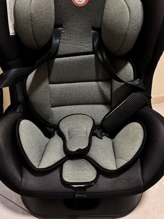 дитяче автокрісло lionelo