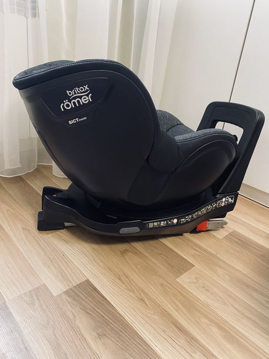 Автокрісло поворотне Britax-Romer Dualfix I size з 3 міс.до 4 років