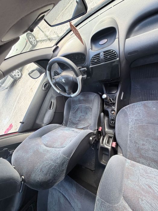 Peugeot 206 1.1  ano 2001