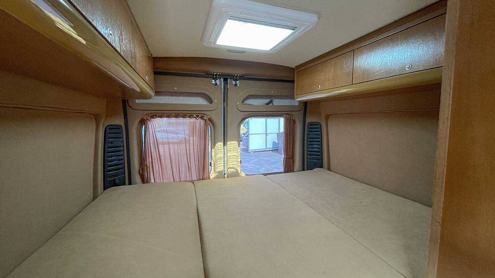 Меблі для мікроавтобусів