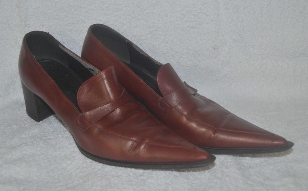 Bordowe półbuty ze szpiczastym noskiem rozm.38