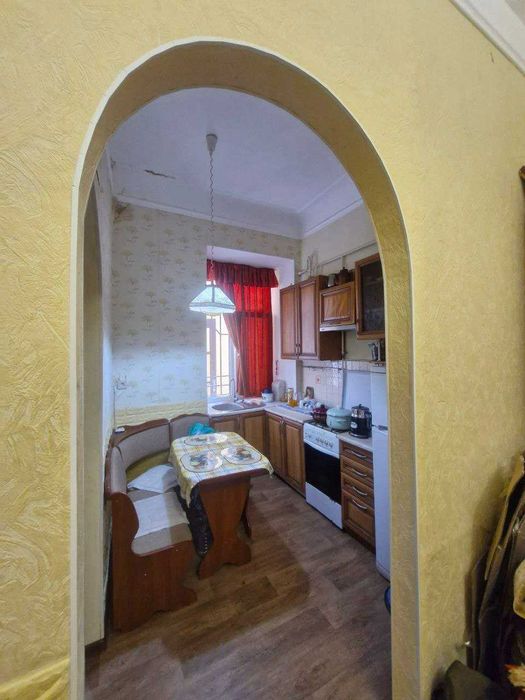 Центр  Продам фасад 46+42 кв.м  возле Нового рынка