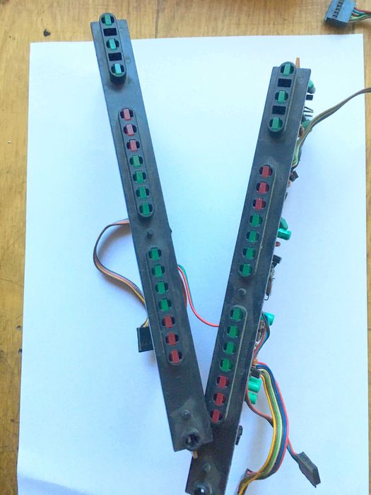 Wskaźnik wysterowania stereofoniczny MDS442  "szuflada " Diora