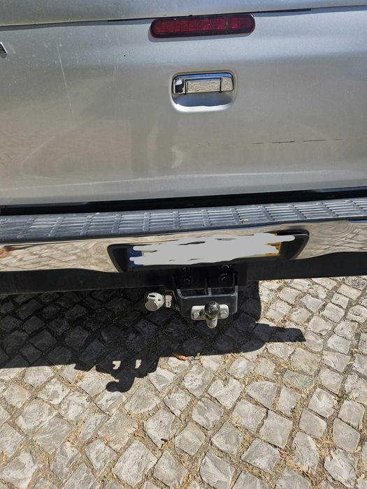 Toyota Hillux Tracker