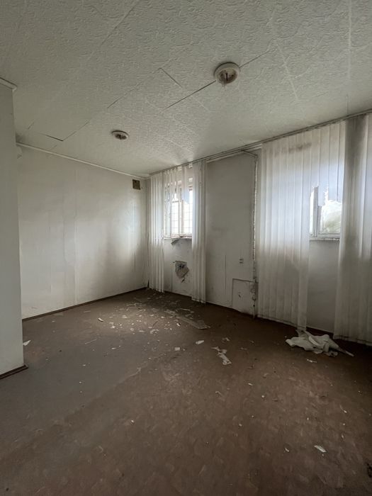 Оренда комерції 402 м² , 1$ м², довгостроково, вул. Пальохи 1