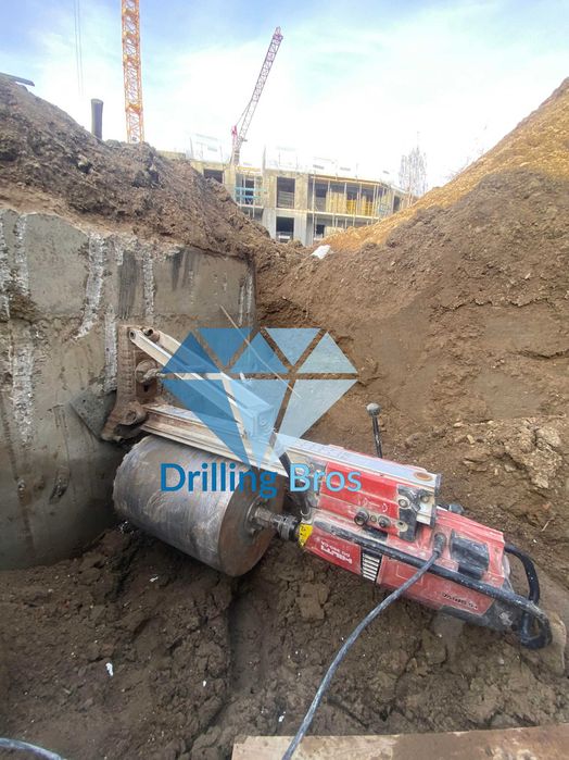Wiercenie / Odwierty w betonie techniką diamentową Drilling Bros