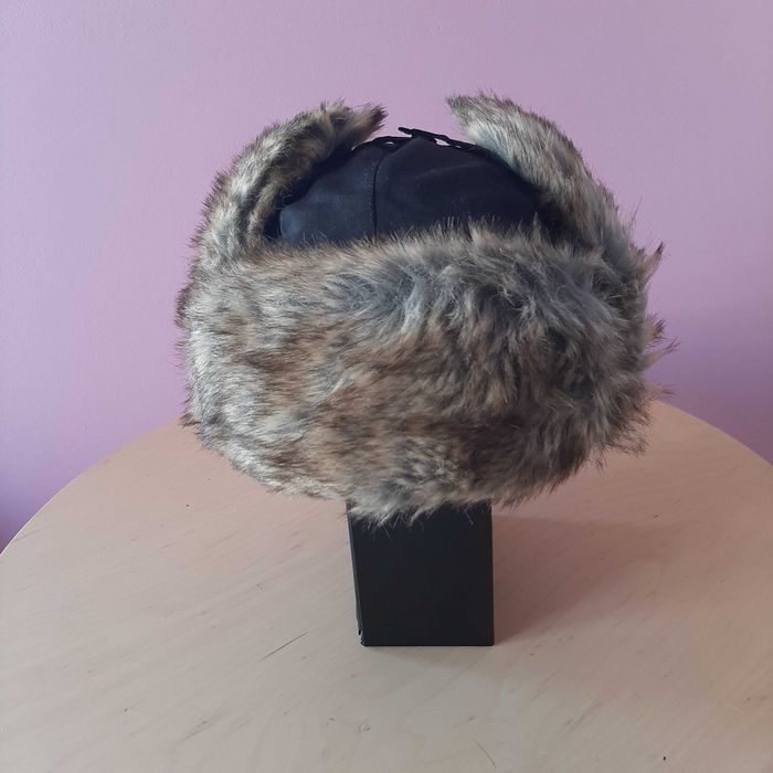 Chapéu Preto de Inverno com Pelo