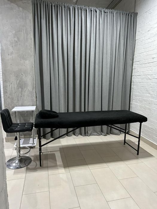 Здається  в оренду робоче місце в студіі краси центра міста .