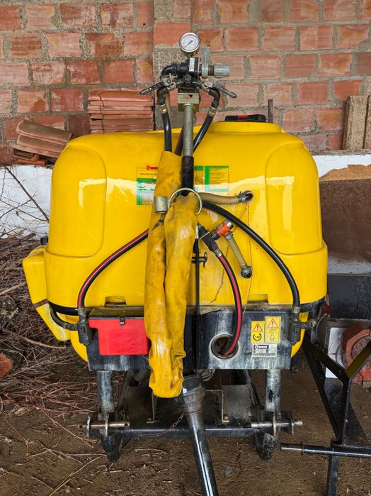 Triturador, atomizador, enxofradeira em excelente estado