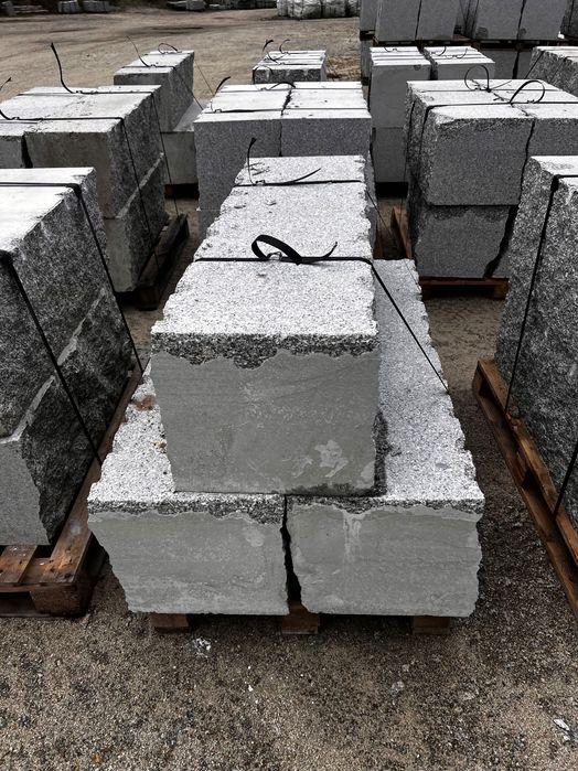 bloki granitowe surowo łupane producent