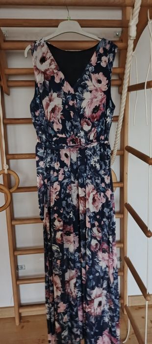 Długa sukienka w kwiaty