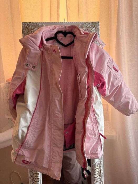 Продам теплу лижну зимову куртку NEXT