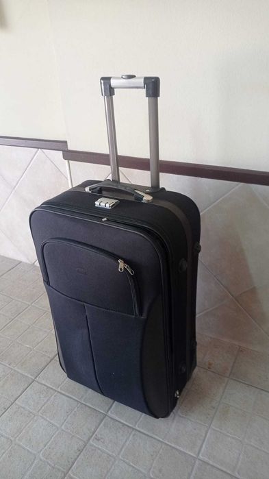 Mala de viagem grande com rodas
