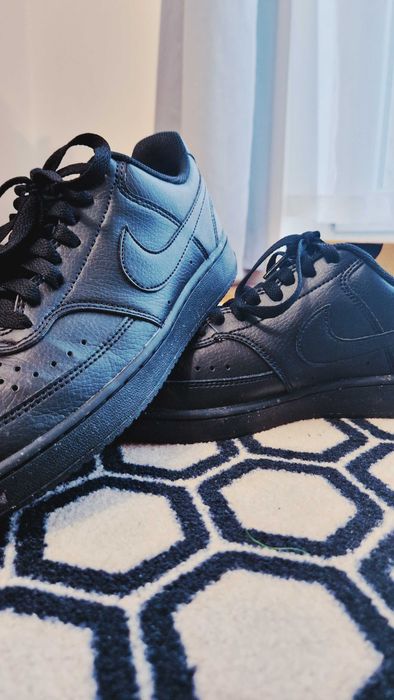 Nike court low vision