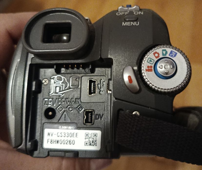 Видеокамера цифрова Panasonic NV-GS330