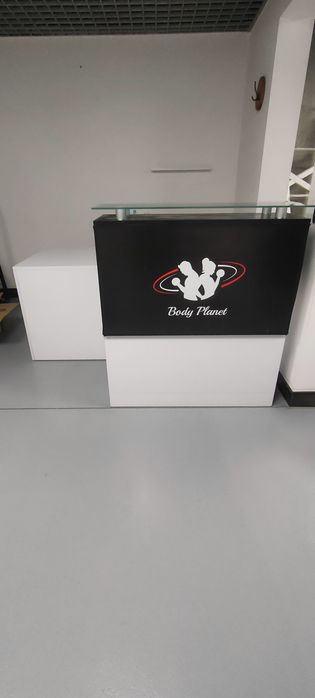 Lada recepcyjna z półką + Gratis!