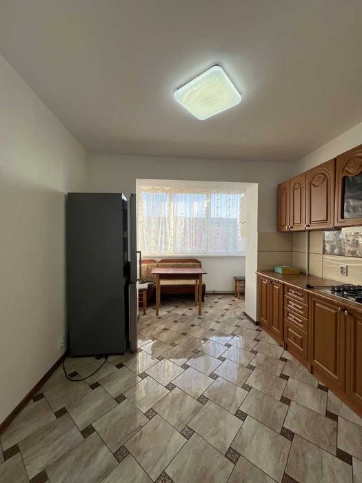 1но кімнатна з ремонтом на Леонтовича