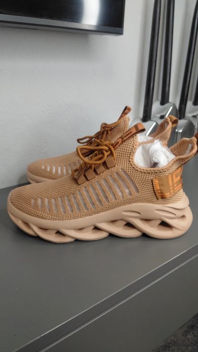 Кросівки тканинні