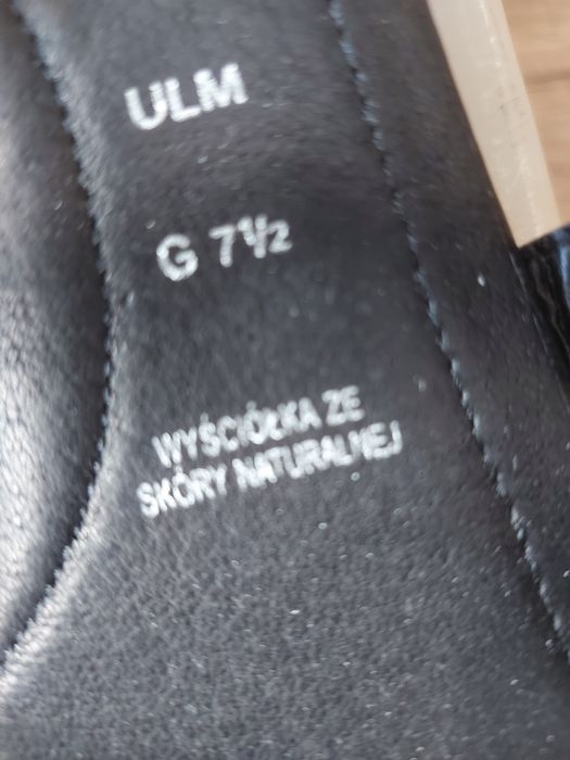 Czarne sandały niski obcas paseczki