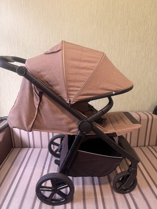 Прогулянкова коляска Carrello Bravo CRL-8512 Royal Beige, бежева