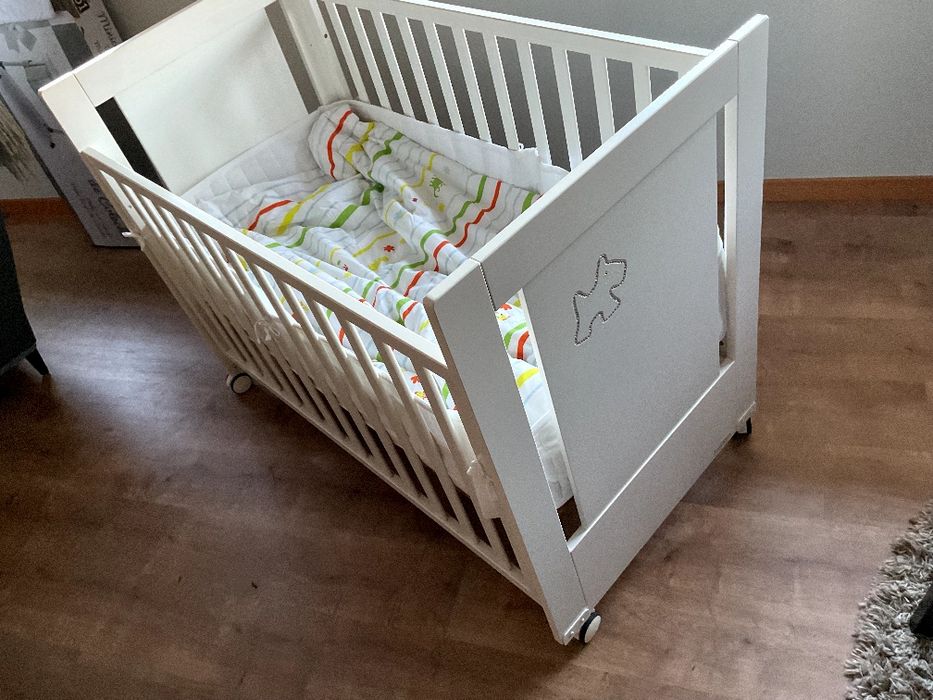 Berço Trama (colchão e roupa de cama de oferta)