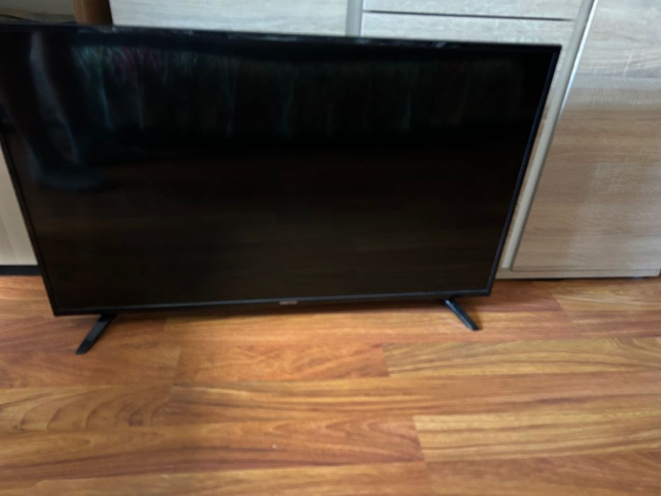 TV Led Manta 43”plus uchwyt na sciane