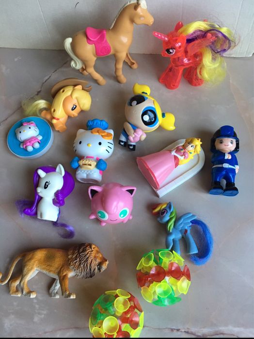 Игрушки/фигурки из макдональдса разные много на выбор дешево