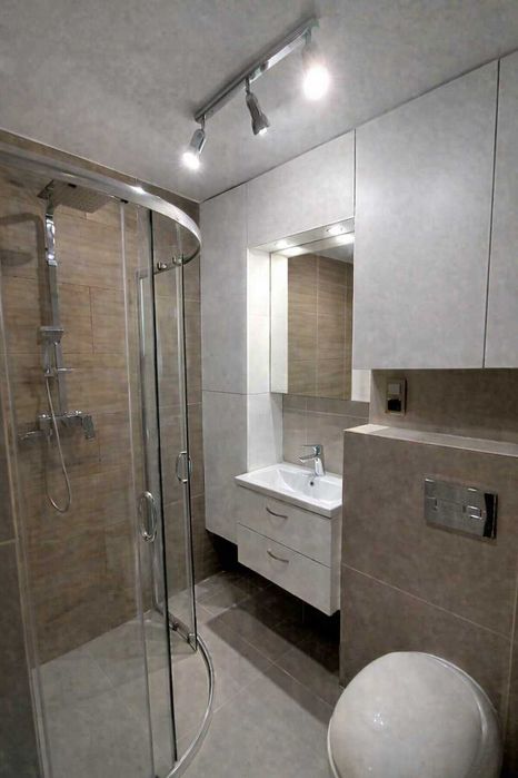 Słoneczne jednopokojowe 28 m² po generalnym remoncie, piwnica