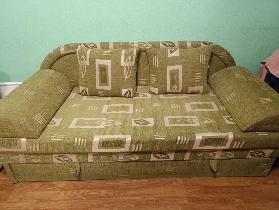 Диван бу в хорошому стані.