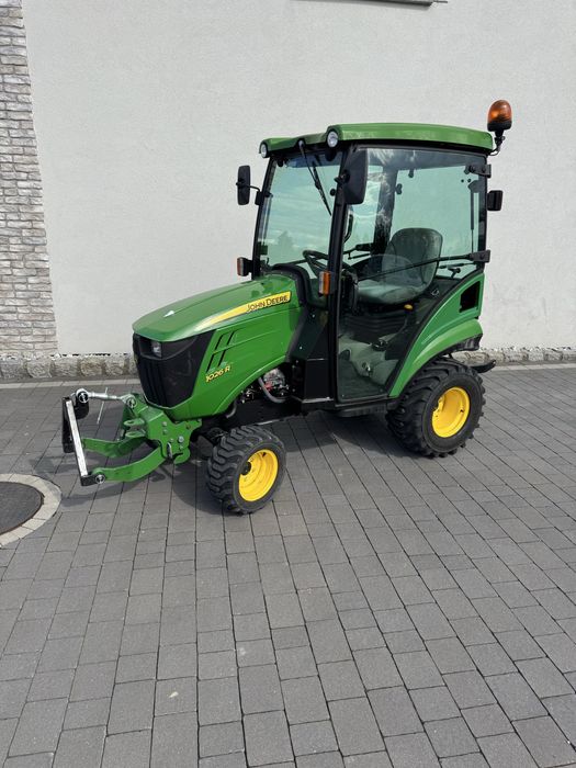 Traktorek John Deere 1026R  iseki kubota